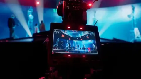 Russia’s Counterpart to the European Song Contest Proves to Be Far From Kitsch, Rather Kremlin
