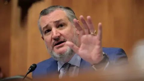 Senator Cruz Likens American Broadcast Oversight Body to ‘Mafioso’ on Jimmy Kimmel Show